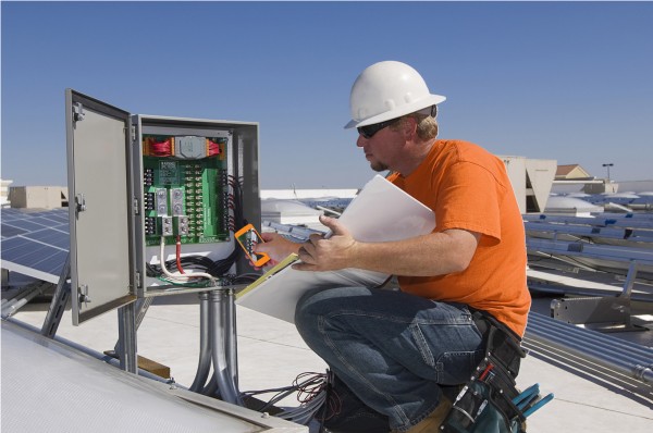Top 5 Reasons to Hire a Telecom Field Service Engineer