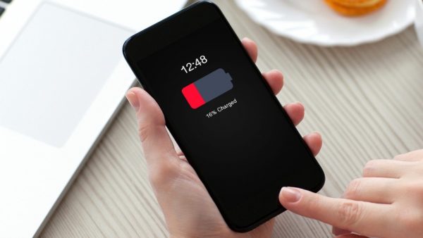 4 Reasons Your Smartphone Battery Is Dying Too Quickly