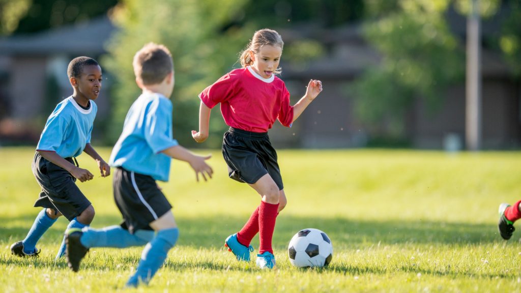 4 Reasons to Encourage Your Kids to Play Sports Regularly